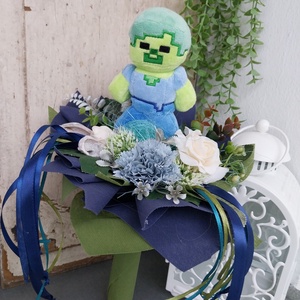 Ovis ballagási csokor - Minecraft , Otthon & Életmód, Virágdekoráció, Virágok, Virágcsokor, Virágkötés, Egyedi készítésű csokor Minecraft plüssel. 
Minőségi virágokat válogattam össze és színes szalagok ..., MESKA