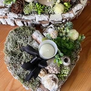 Szív alakú sírdísz gyertyával selyem és szárazvirágokból - otthon & életmód - vallás - temetkezési tárgy - sírdísz, kegyeleti dísz - Meska.hu Szív alakú sírdísz gyertyával selyem és szárazvirágokból - otthon & életmód - vallás - temetkezési tárgy - sírdísz, kegyeleti dísz - Meska.hu