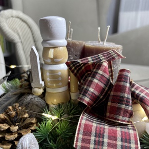 Elegáns adventi asztaldísz kerek fatálcán - karácsony - adventi díszek - adventi asztaldísz - Meska.hu