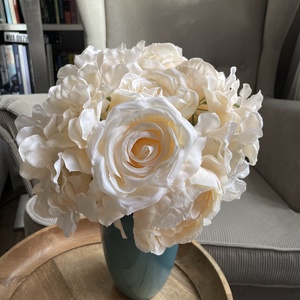 Tavaszi virágcsokor bézs virágokból - otthon & életmód - virágdekoráció - virágok - virágcsokor - Meska.hu