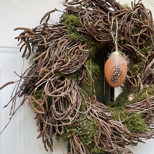 Húsvéti ajtódísz nyírfavesszőből és mohából - ünnepi díszek, dekorációk - húsvéti díszek és dekorációk - húsvéti ajtódísz, kopogtató - Meska.hu