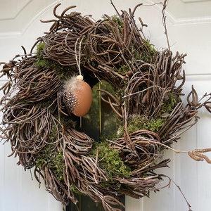 Húsvéti ajtódísz nyírfavesszőből és mohából - ünnepi díszek, dekorációk - húsvéti díszek és dekorációk - húsvéti ajtódísz, kopogtató - Meska.hu