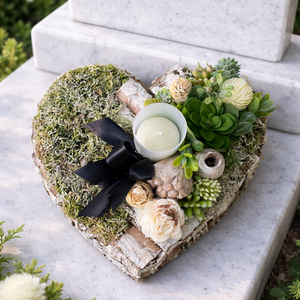 Szív alakú sírdísz gyertyával selyem és szárazvirágokból - Meska.hu