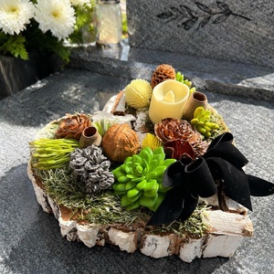 Sírdísz csodás selyem és szárazvirágokból ledes mécsessel - otthon & életmód - vallás - temetkezési tárgy - sírdísz, kegyeleti dísz - Meska.hu