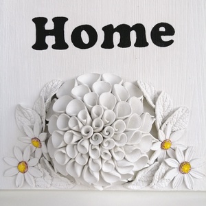 Home sweet home fali kép porcelán gyurma virágokkal, kézzel festve - otthon & életmód - dekoráció - fali és függő dekoráció - falra akasztható dekor - Meska.hu