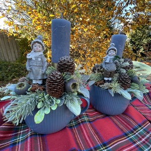 Kislány kékben karácsonyi asztaldísz - otthon & életmód - dekoráció - asztal és polc dekoráció - asztaldísz - Meska.hu