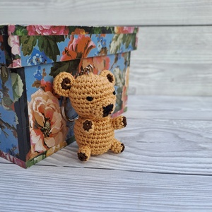 Horgolt mini medve kulcstartó - táska & tok - kulcstartó & táskadísz - kulcstartó - Meska.hu