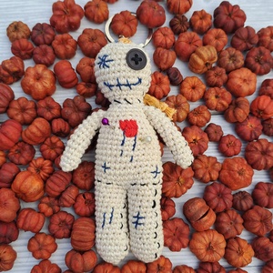 Vudu baba Halloween kulcstartó - Meska.hu