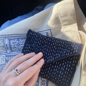 Gyapjúfilc kézzel varrott pénztárca - táska & tok - pénztárca & más tok - pénztárca - női pénztárca - Meska.hu