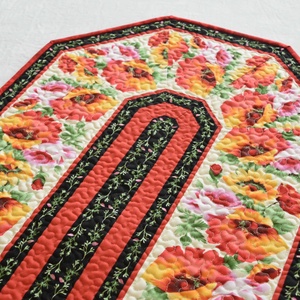 Pipacsos futó, Otthon & Életmód, Konyhafelszerelés, tálalás, Tálalás, Terítő, Varrás, Patchwork, foltvarrás, MESKA