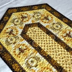 Vintage méhek futó, Otthon & Életmód, Konyhafelszerelés, tálalás, Tálalás, Terítő, Patchwork, foltvarrás, Varrás, MESKA