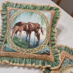 Lovak párnahuzat pár - 40x40cm párnákra, Otthon & Életmód, Lakástextil, Párna & Párnahuzat, Patchwork, foltvarrás, Varrás, MESKA