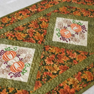 Őszi hímzett futó - otthon & életmód - konyhafelszerelés, tálalás - tálalás - terítő - Meska.hu