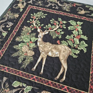 Karácsonyi rénszarvas kis terítő, Karácsony, Karácsonyi lakásdekoráció, Ünnepi asztaldekoráció, Patchwork, foltvarrás, Varrás, MESKA