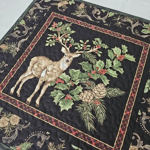 Karácsonyi rénszarvas kis terítő, Karácsony, Karácsonyi lakásdekoráció, Ünnepi asztaldekoráció, Patchwork, foltvarrás, Varrás, MESKA