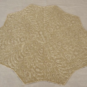 Homkszín mikulásvirágos margaréta terítő - karácsony - karácsonyi lakásdekoráció - ünnepi asztaldekoráció - Meska.hu