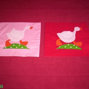 Libuskás párnácska - baba - mama - babaszoba dekoráció - gyerek díszpárna - Meska.hu