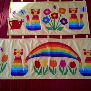 Mostan színes cicákról álmodom. Rendelhető árga szivárványos cicás falvédők  - Meska.hu