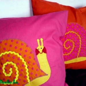  Pink virágos csiga-bigás párnácska - baba - mama - babaszoba dekoráció - gyerek díszpárna - Meska.hu