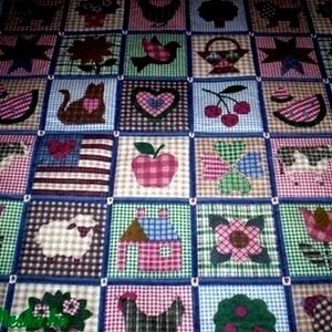 Patchwork mintás játszószőnyegszőnyeg ajándék csörgős textil babakockával! - játék & sport - 3 éves kor alattiaknak - játszószőnyeg - Meska.hu