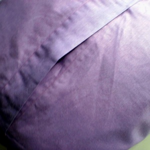 Lady Lavender lila pöttyös párna - otthon & életmód - lakástextil - párna & párnahuzat - Meska.hu