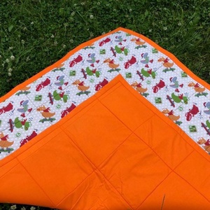 Dínós Játszószőnyeg narancssárga szegéllyel- és hátlappal - ajándék textil csörgős babakockával - játék & sport - 3 éves kor alattiaknak - játszószőnyeg - Meska.hu