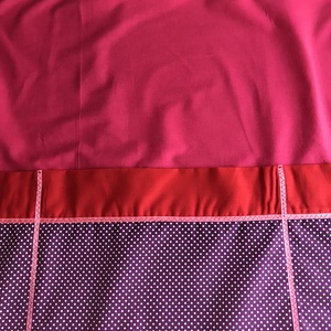 Pink falvédő lila pettyes zsebekkel - otthon & életmód - babaszoba, gyerekszoba - falvédő gyerekszobába - Meska.hu