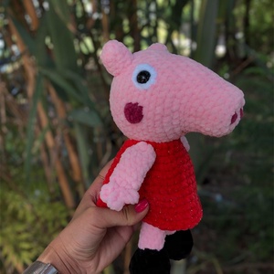 Peppa malac, horgolt amigurumi pihe-puha figura - Meska.hu