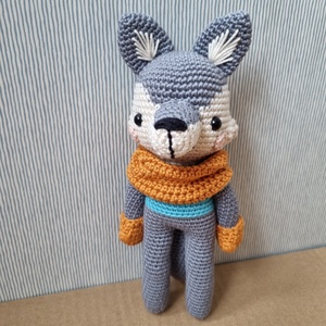 Horgolt farkas amigurumi, Játék & Sport, Plüssállat & Játékfigura, Más figura, Horgolás, MESKA