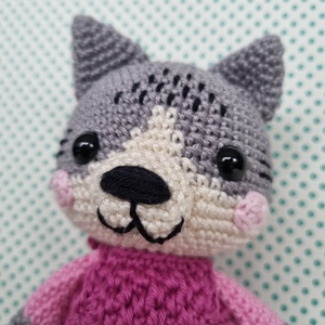 Horgolt macska amigurumi pink ruhában - játék & sport - plüssállat & játékfigura - cica - Meska.hu