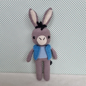 Horgolt szamár amigurumi kék mellényben, Játék & Sport, Plüssállat & Játékfigura, Ló, Horgolás, MESKA