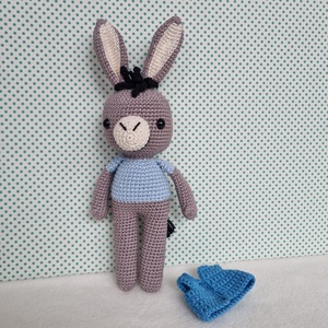 Horgolt szamár amigurumi kék mellényben - játék & sport - plüssállat & játékfigura - ló - Meska.hu