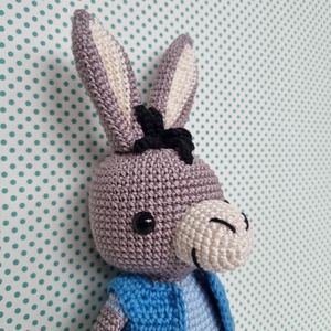 Horgolt szamár amigurumi kék mellényben - játék & sport - plüssállat & játékfigura - ló - Meska.hu