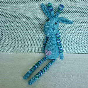Horgolt kék szíves zsiráf amigurumi - Meska.hu