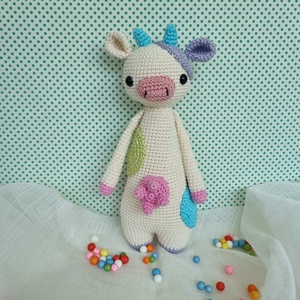 Horgolt szivárványos tehénke amigurumi - játék & sport - plüssállat & játékfigura - más figura - Meska.hu