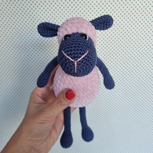 Horgolt rózsaszín-sötétkék bárány amigurumi - Meska.hu