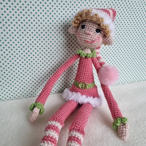 Horgolt rózsaszín csínytevő manó amigurumi - karácsony - karácsonyi lakásdekoráció - karácsonyi manók, figurák - Meska.hu