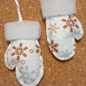 Filc karácsonyi kesztyű dekoráció - karácsony - karácsonyi lakásdekoráció - karácsonyfadíszek - Meska.hu