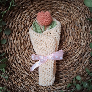 Horgolt mini virágcsokor  - barack tulipán - Meska.hu