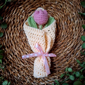 Horgolt mini virágcsokor  - rózsaszínszín tulipán - Meska.hu