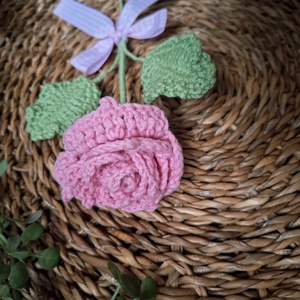 Horgolt rózsa - horgolt virág - otthon & életmód - virágdekoráció - virágok - szálas virág - Meska.hu