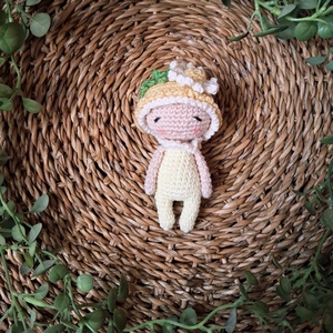 Horgolt kicsi virág baba - Kamilla, Játék & Sport, Baba & babaház, Baba, Horgolás, MESKA