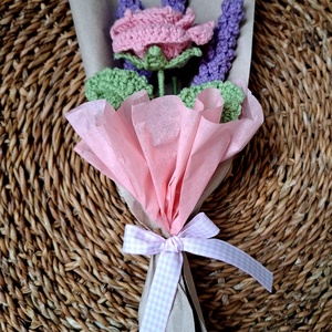 Horgolt virág - virágcsokor, Otthon & Életmód, Virágdekoráció, Virágok, Virágcsokor, Horgolás, Pamut-akril fonalból készült, drótozott. A csokor egy szál rózsából és 3 szál levendulából áll.
Mag..., MESKA