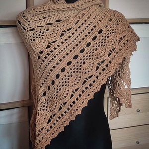 Barna horgolt csipke kendő - ruha & divat - sál, sapka, kendő - vállkendő - Meska.hu