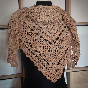 Barna horgolt csipke kendő - ruha & divat - sál, sapka, kendő - vállkendő - Meska.hu