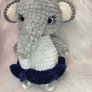 Horgolt plüss elefánt lány, Játék & Sport, Plüssállat & Játékfigura, Elefánt, Horgolás, MESKA