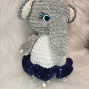 Horgolt plüss elefánt lány - játék & sport - plüssállat & játékfigura - elefánt - Meska.hu Horgolt plüss elefánt lány - játék & sport - plüssállat & játékfigura - elefánt - Meska.hu