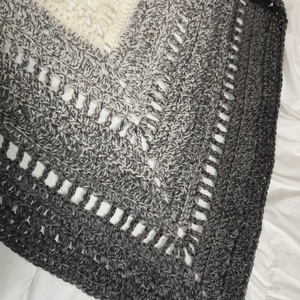 Horgolt vállkendő/ poncho - Meska.hu