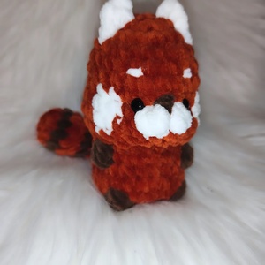 Horgolt kis vöröspanda maci, Játék & Sport, Plüssállat & Játékfigura, Maci, Horgolás, MESKA