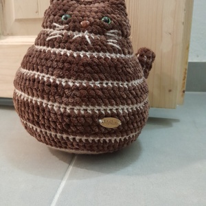Nagyon dagadt  csíkos macska ajtókitámasztó - Meska.hu